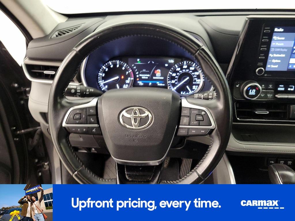 used 2021 Toyota Highlander car, priced at $34,998