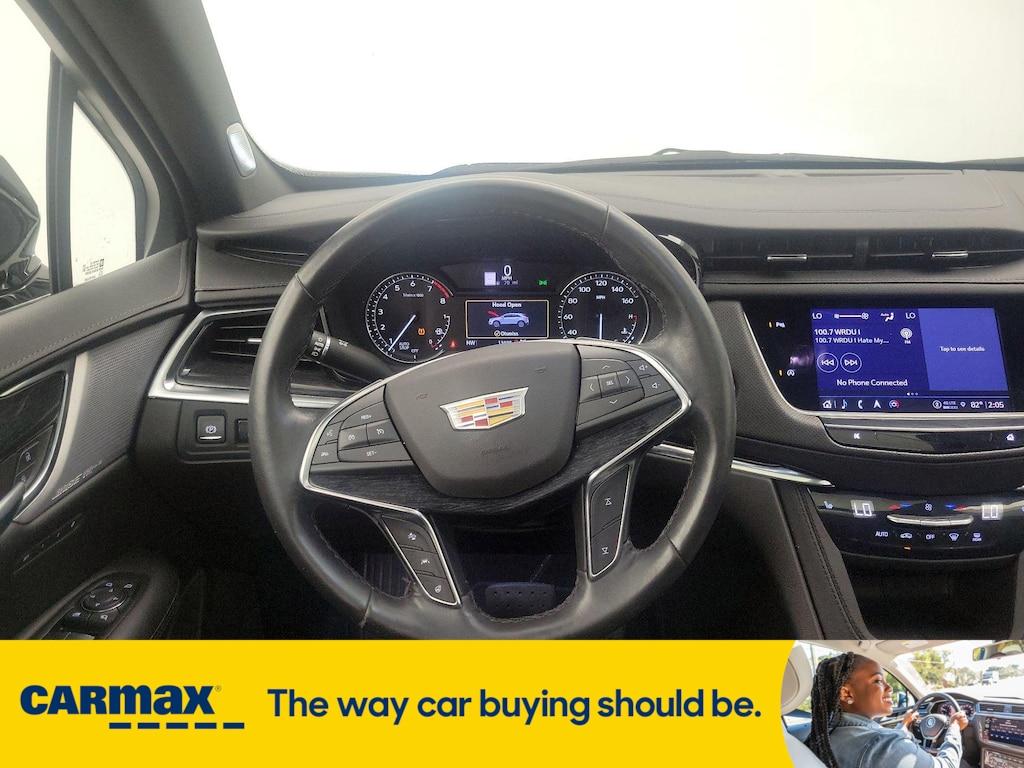 used 2023 Cadillac XT5 car, priced at $40,998