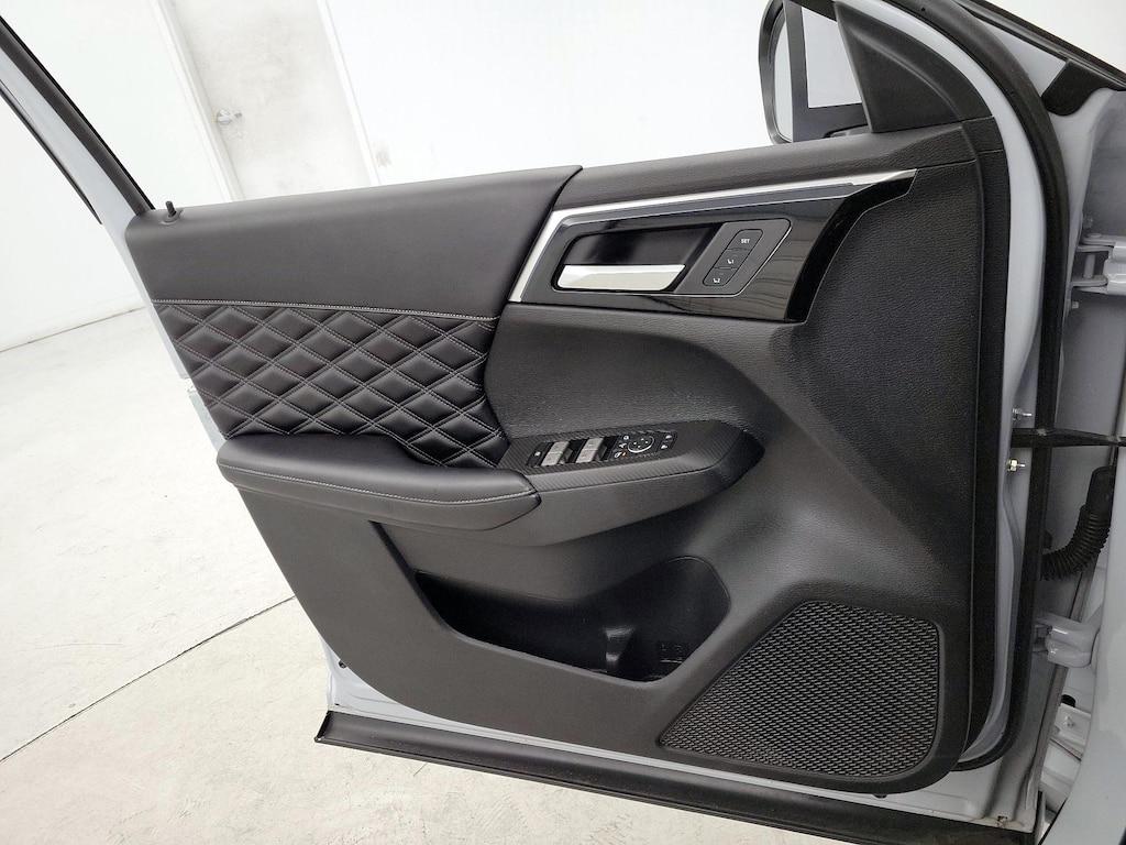 used 2022 Mitsubishi Outlander car, priced at $25,998