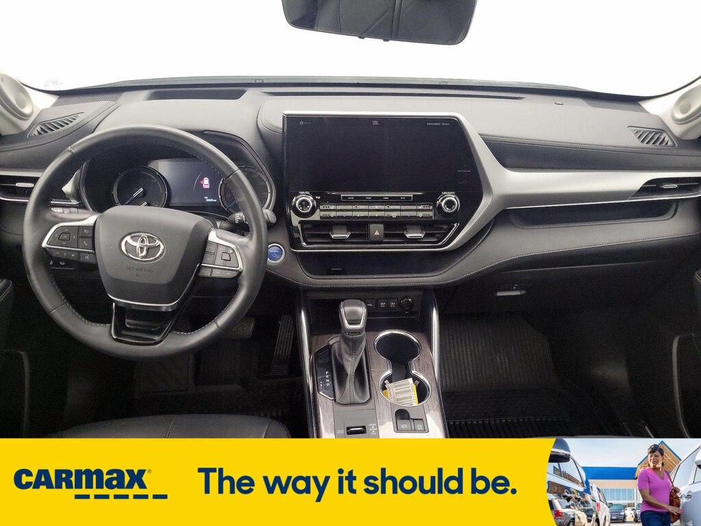 used 2021 Toyota Highlander Hybrid car, priced at $42,998
