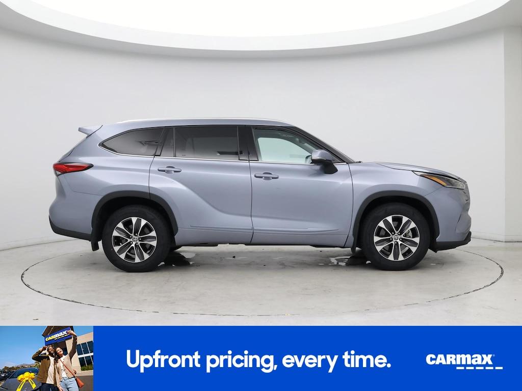 used 2021 Toyota Highlander car, priced at $33,998
