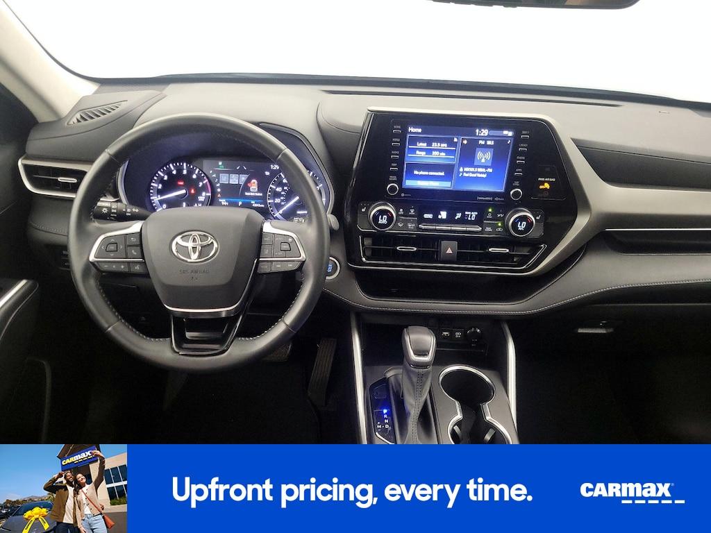 used 2021 Toyota Highlander car, priced at $33,998