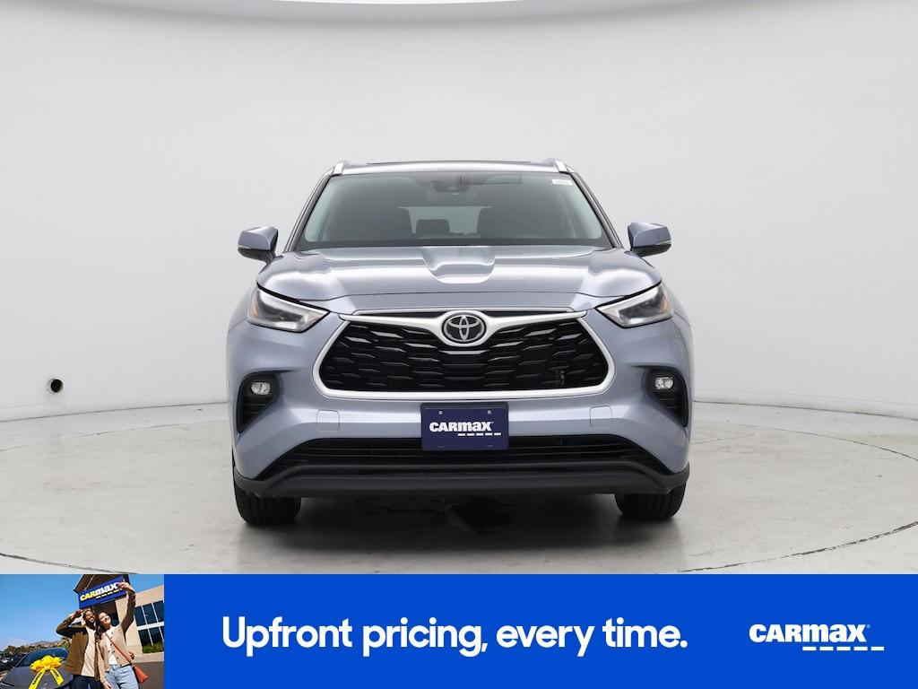 used 2021 Toyota Highlander car, priced at $33,998