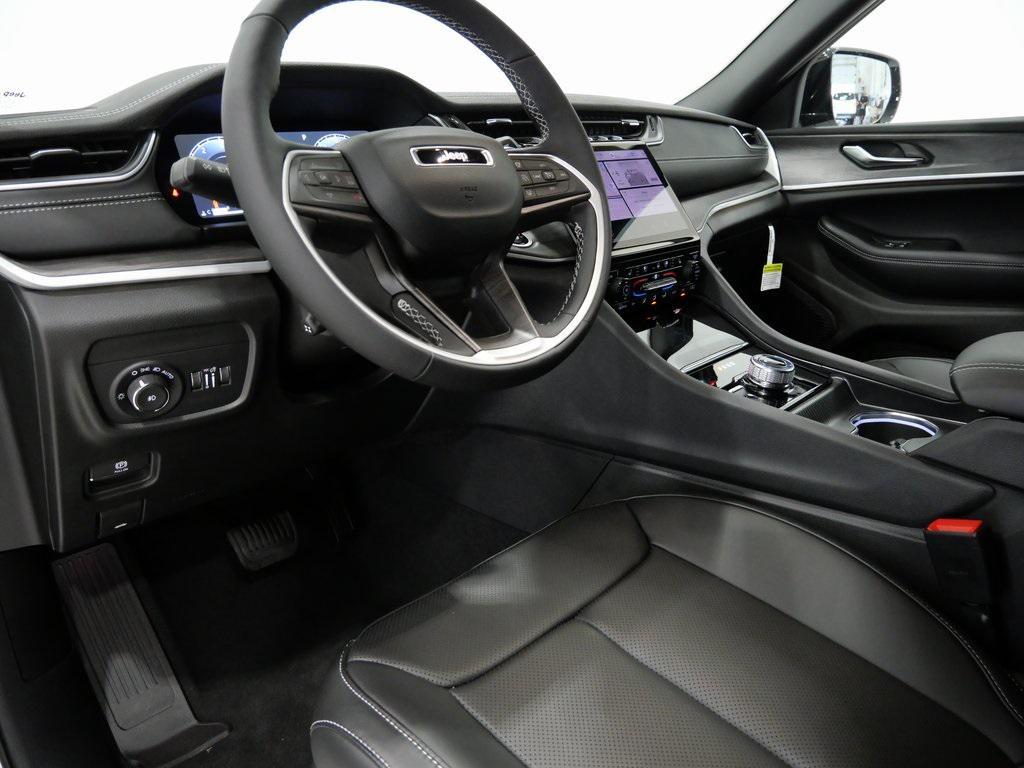 new 2025 Jeep Grand Cherokee car, priced at $48,365