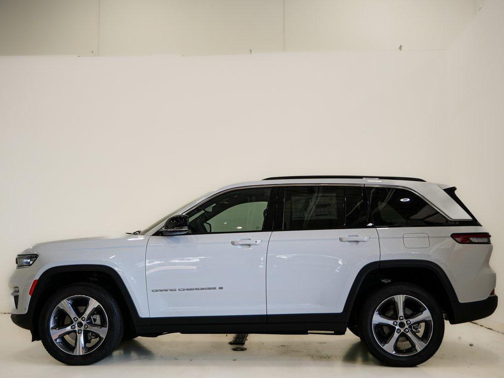 new 2025 Jeep Grand Cherokee car, priced at $48,365