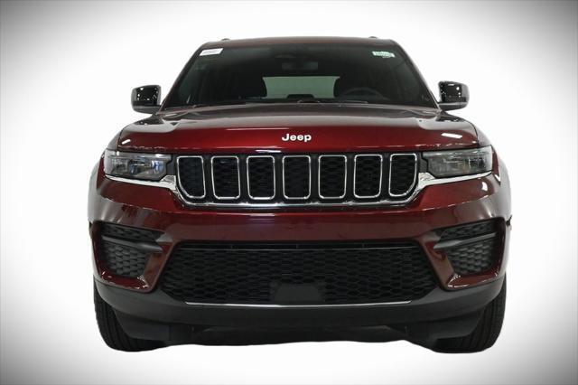 new 2025 Jeep Grand Cherokee car, priced at $37,090