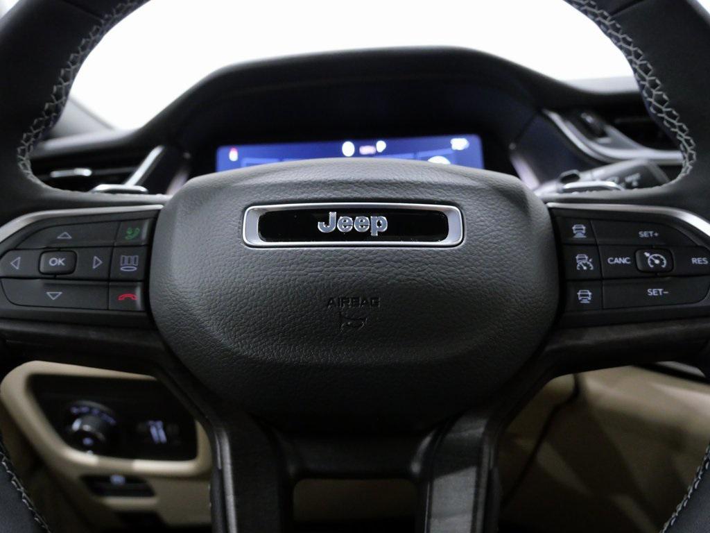 new 2025 Jeep Grand Cherokee car, priced at $50,482