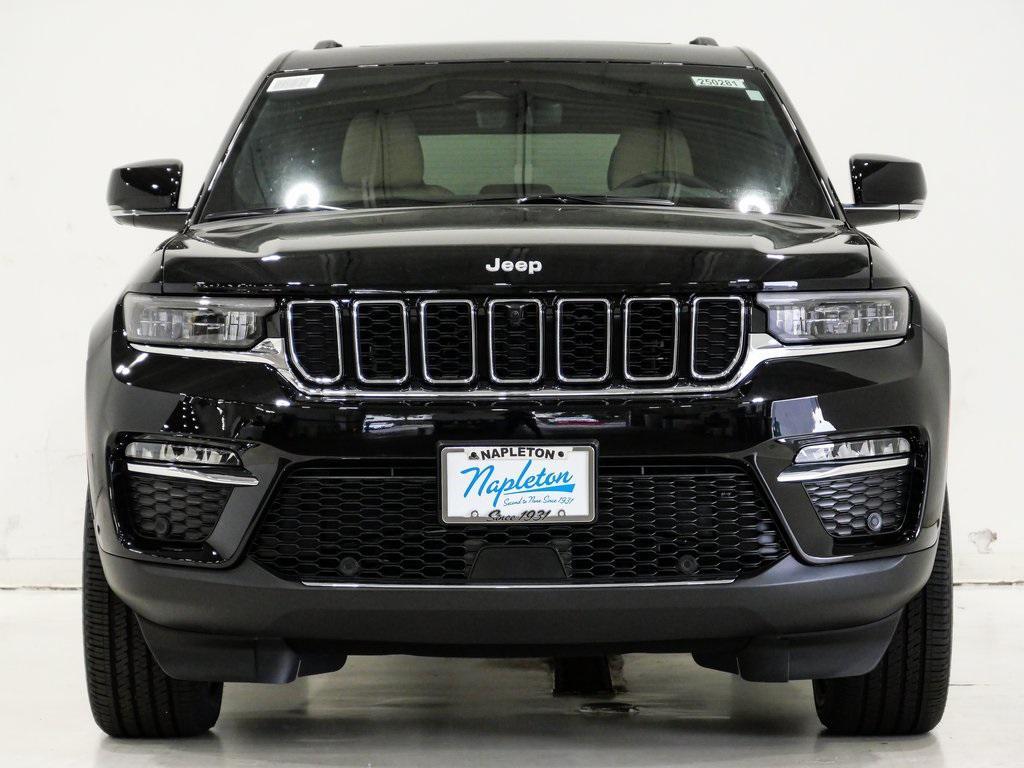 new 2025 Jeep Grand Cherokee car, priced at $50,482
