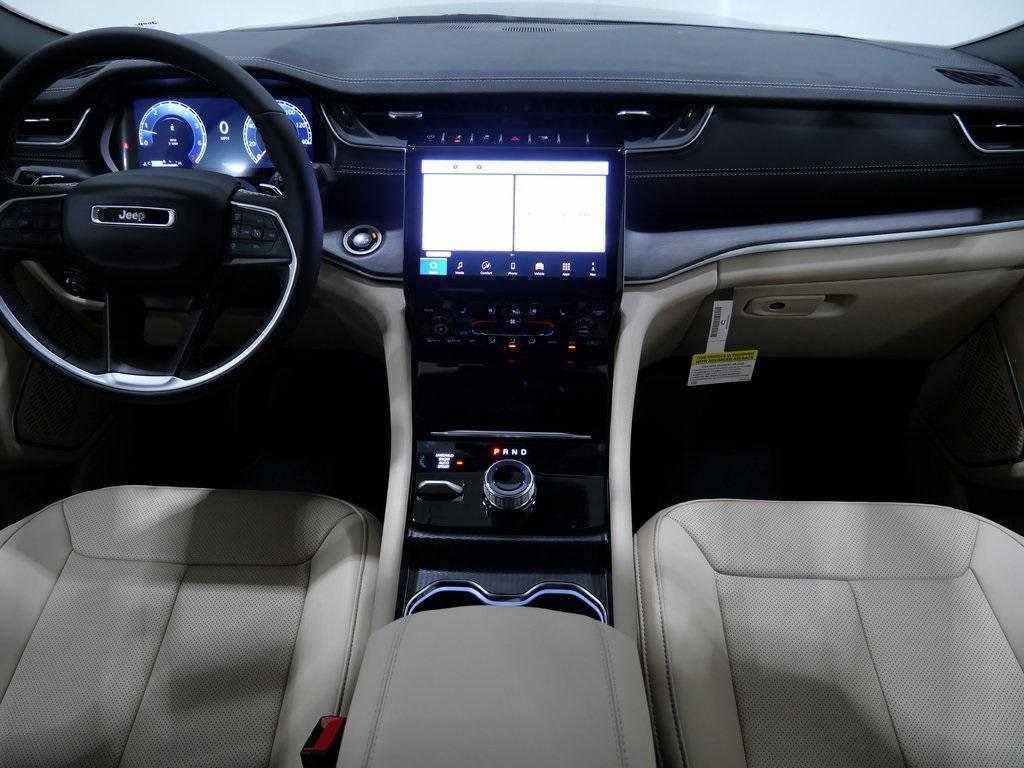 new 2025 Jeep Grand Cherokee car, priced at $50,482