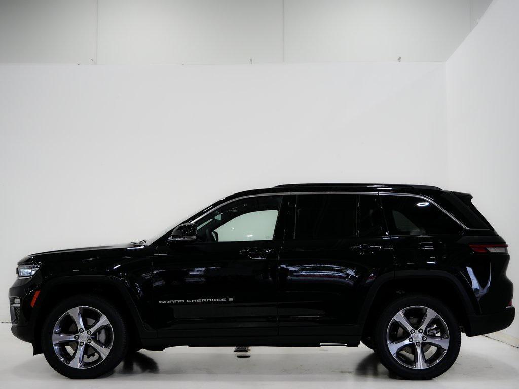 new 2025 Jeep Grand Cherokee car, priced at $50,482