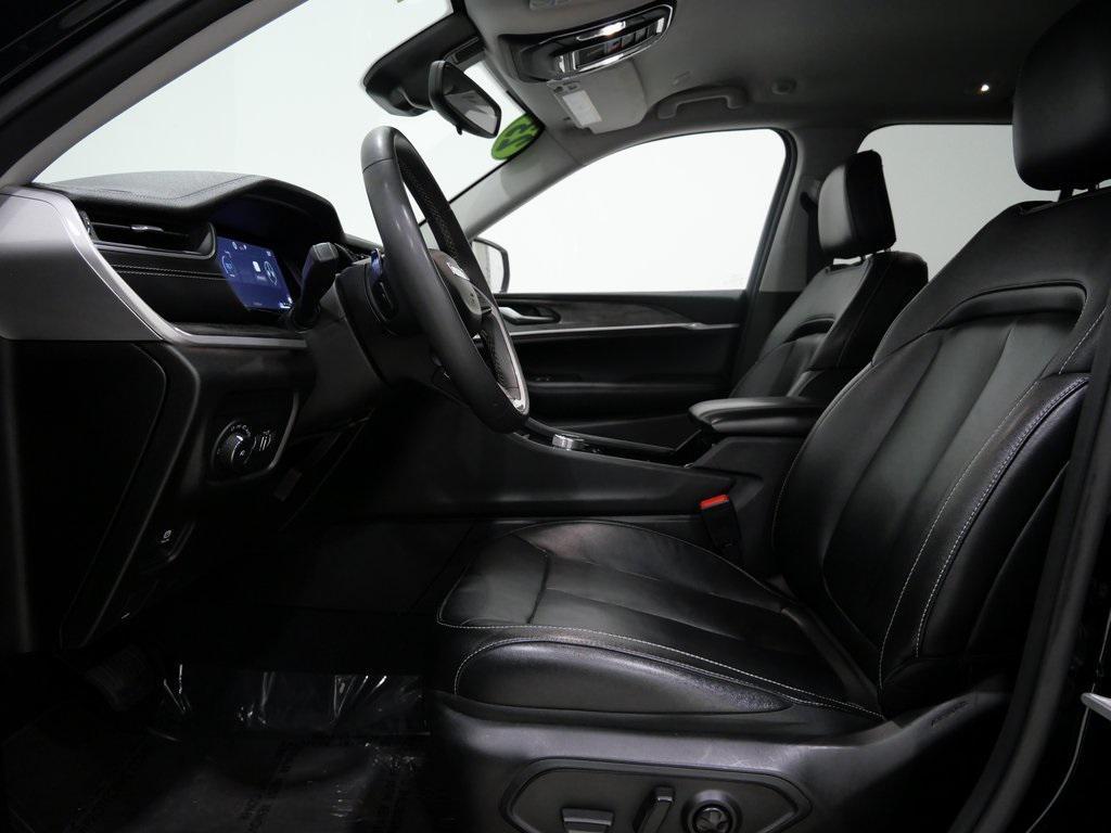 used 2023 Jeep Grand Cherokee car, priced at $25,700