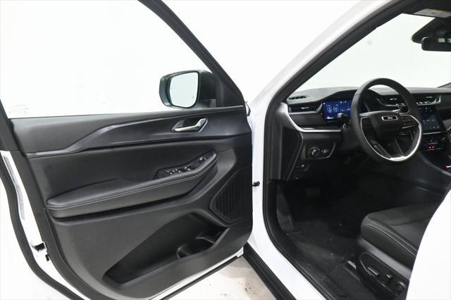 new 2025 Jeep Grand Cherokee car, priced at $36,205