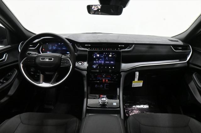 new 2025 Jeep Grand Cherokee car, priced at $36,205