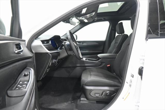 new 2025 Jeep Grand Cherokee car, priced at $36,205
