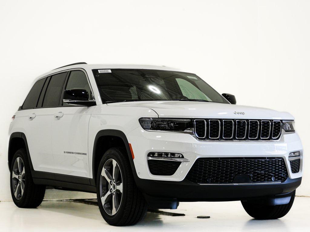 new 2025 Jeep Grand Cherokee car, priced at $50,140