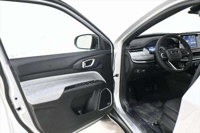 new 2025 Jeep Compass car, priced at $29,628