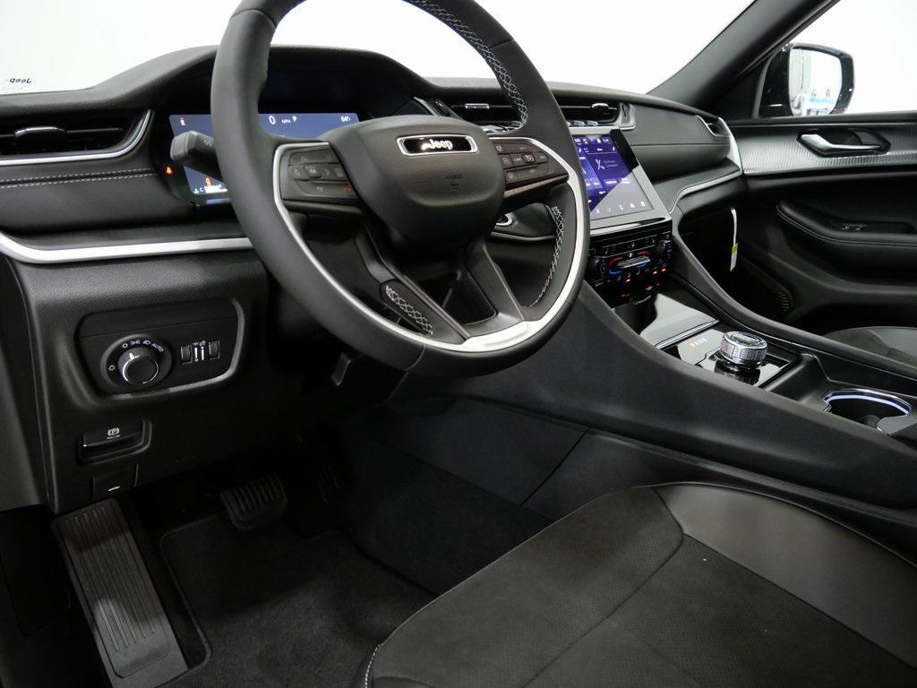 new 2025 Jeep Grand Cherokee L car, priced at $42,656