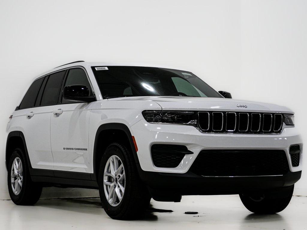 new 2025 Jeep Grand Cherokee car, priced at $37,128
