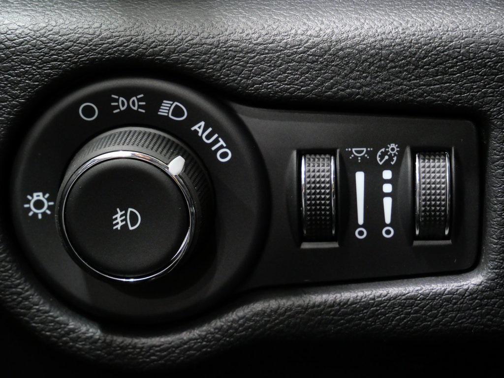 new 2026 Chrysler Pacifica car, priced at $47,427