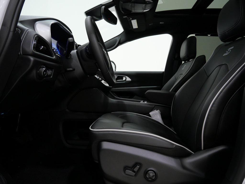 new 2026 Chrysler Pacifica car, priced at $47,427
