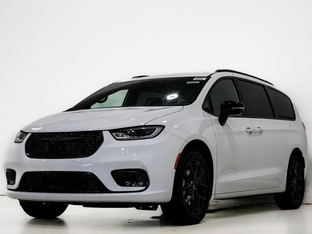 new 2026 Chrysler Pacifica car, priced at $47,427