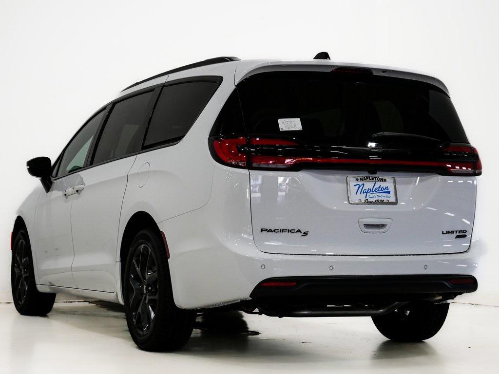 new 2026 Chrysler Pacifica car, priced at $47,427