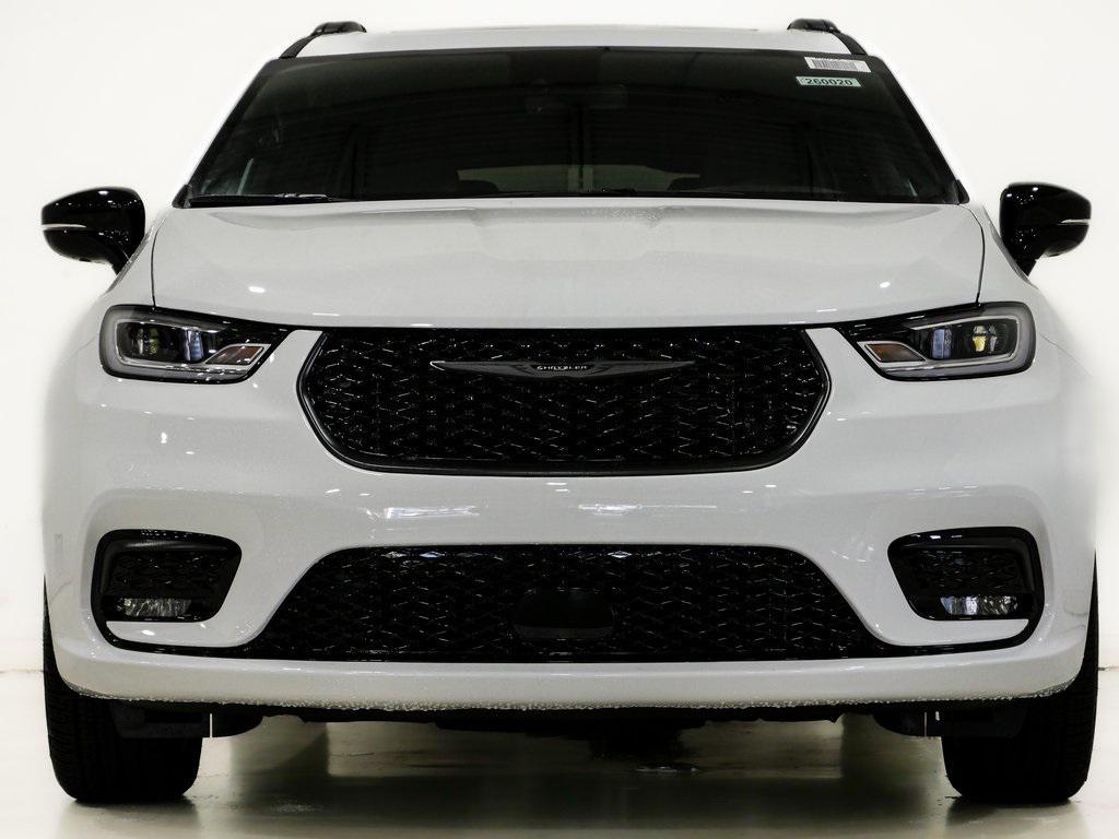new 2026 Chrysler Pacifica car, priced at $47,427