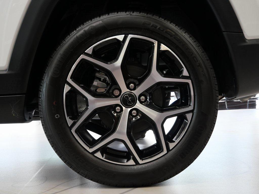 new 2025 Jeep Compass car, priced at $28,762