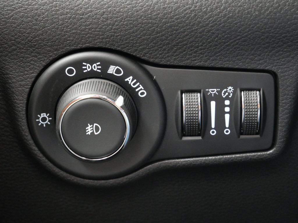 new 2025 Jeep Compass car, priced at $28,762