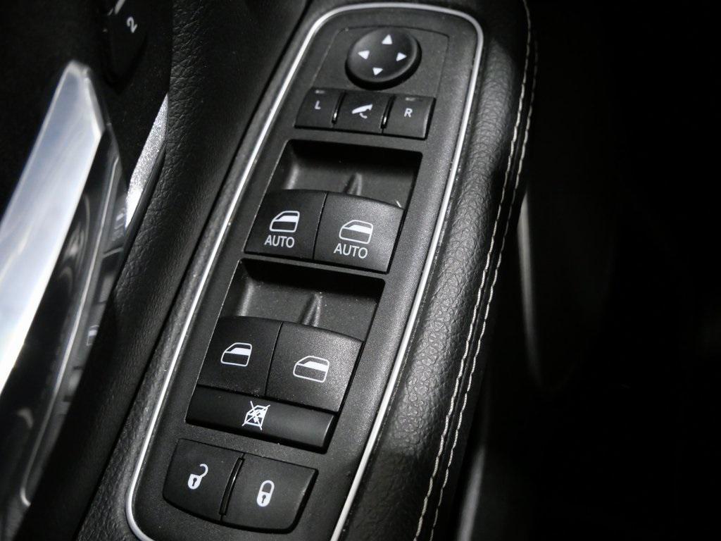 used 2022 Ram 1500 car, priced at $40,000