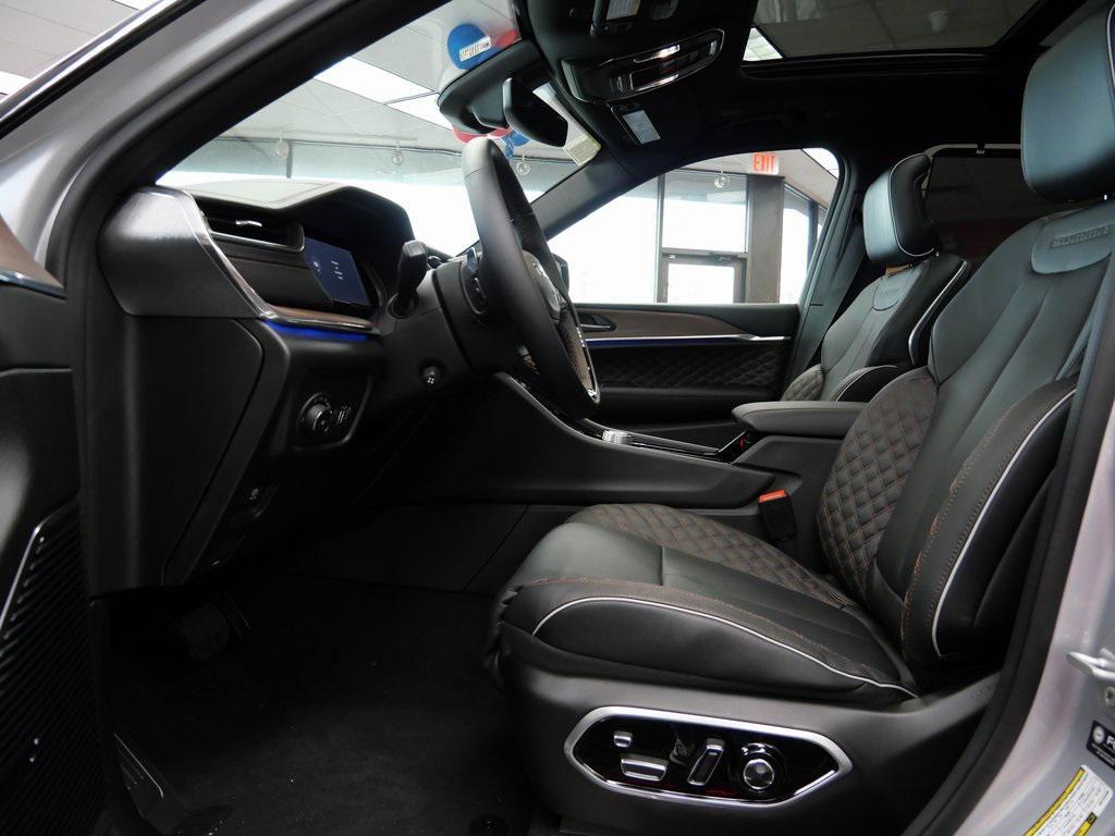 new 2025 Jeep Grand Cherokee car, priced at $60,485
