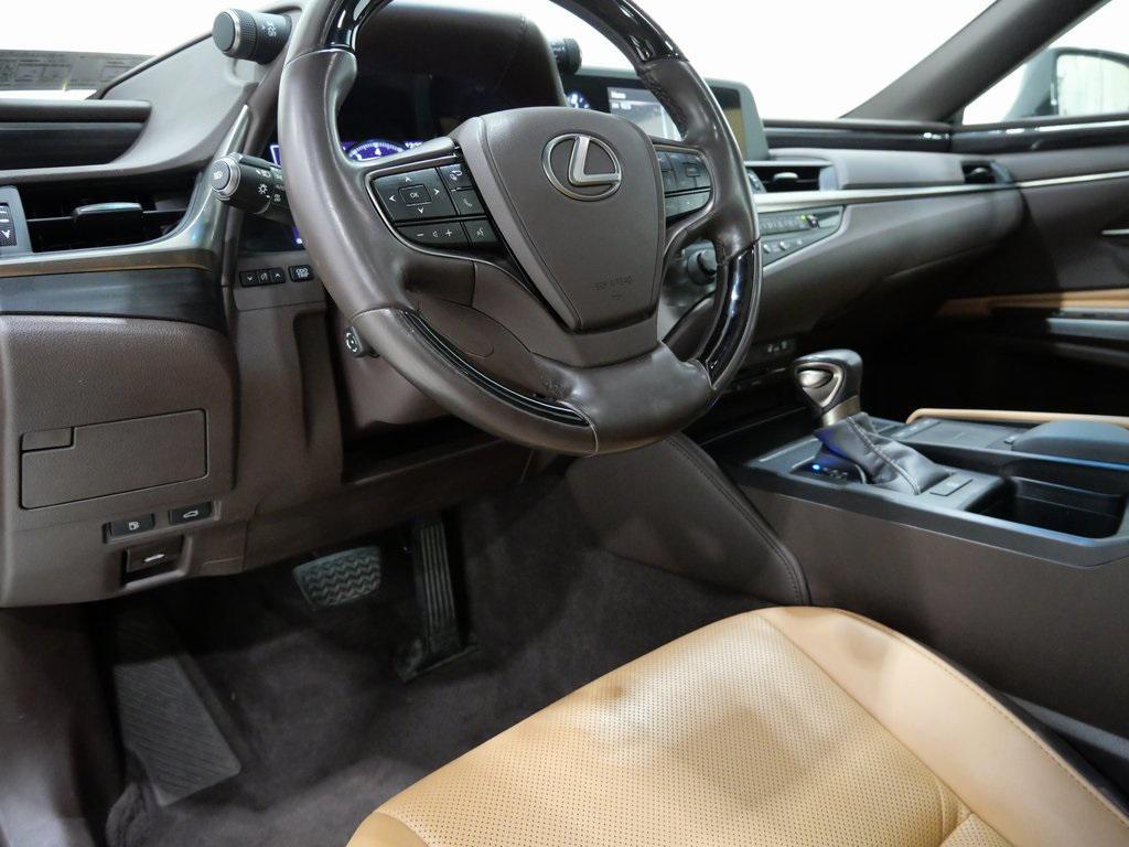 used 2019 Lexus ES 350 car, priced at $27,900