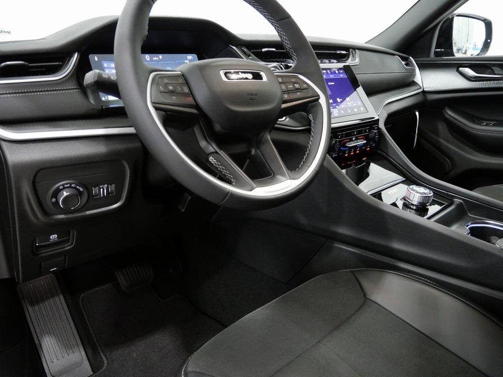 new 2025 Jeep Grand Cherokee L car, priced at $42,656