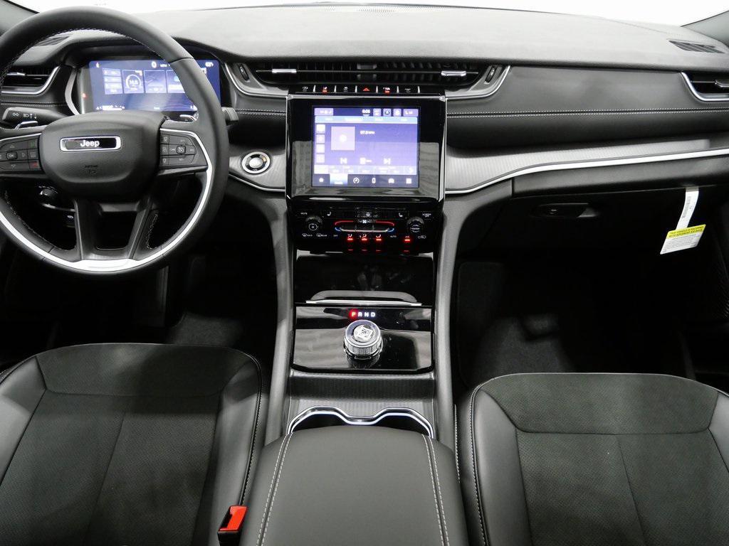 new 2025 Jeep Grand Cherokee L car, priced at $42,656