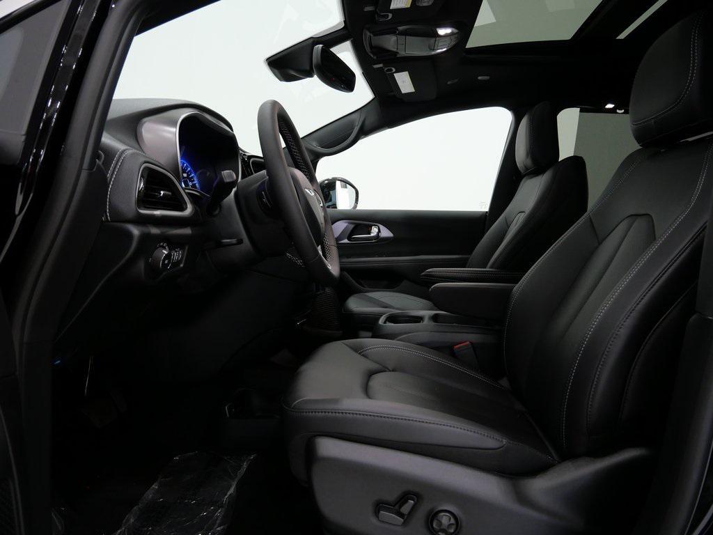 new 2026 Chrysler Pacifica car, priced at $45,162