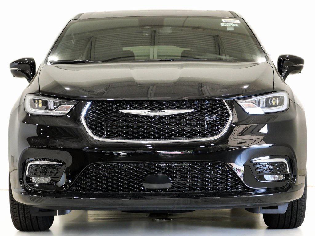 new 2026 Chrysler Pacifica car, priced at $45,162