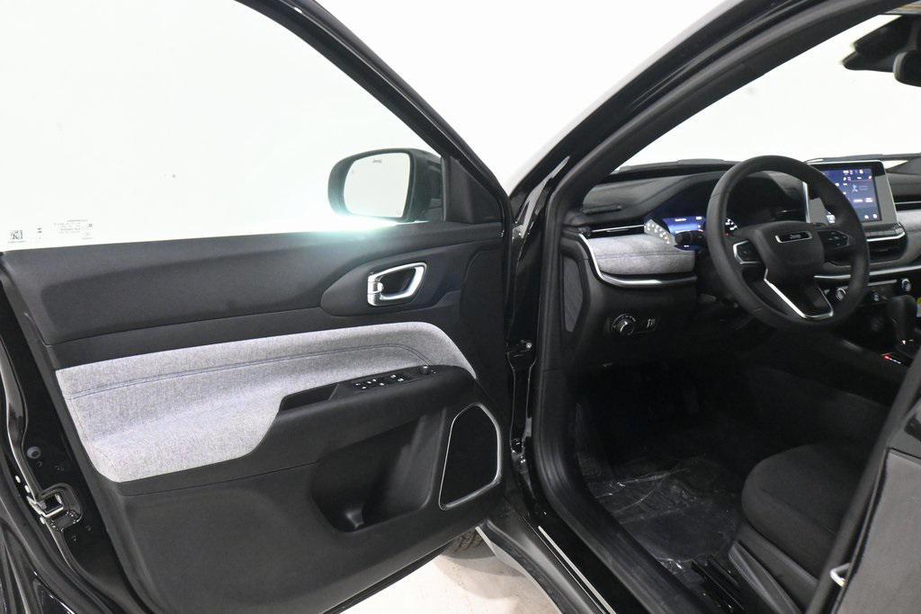 new 2025 Jeep Compass car, priced at $23,034