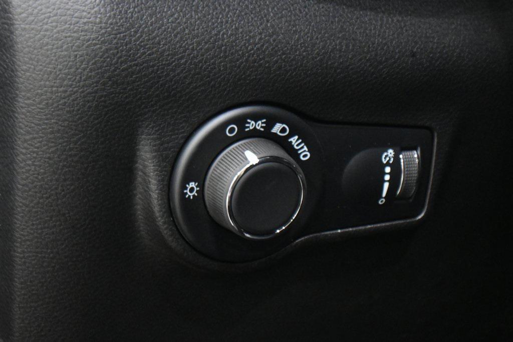 new 2025 Jeep Compass car, priced at $23,034