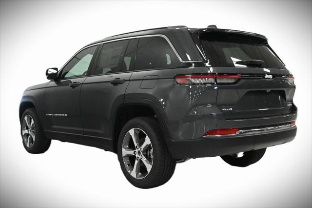 new 2025 Jeep Grand Cherokee car, priced at $47,536