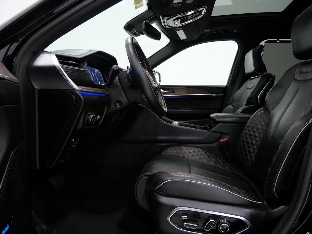 used 2022 Jeep Grand Cherokee car, priced at $35,000