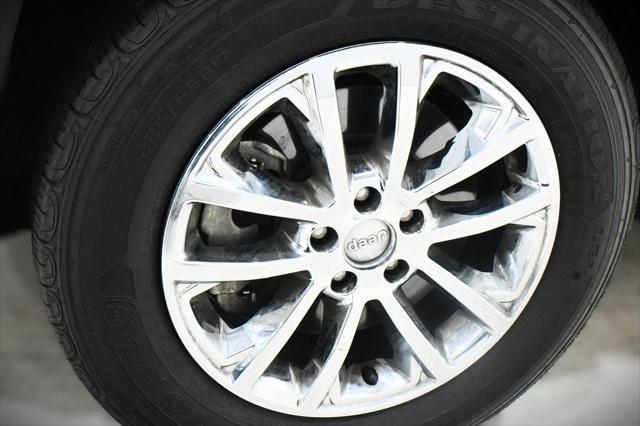 used 2021 Jeep Cherokee car, priced at $21,900