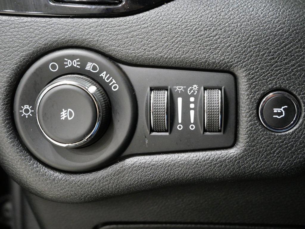 used 2023 Jeep Cherokee car, priced at $22,300