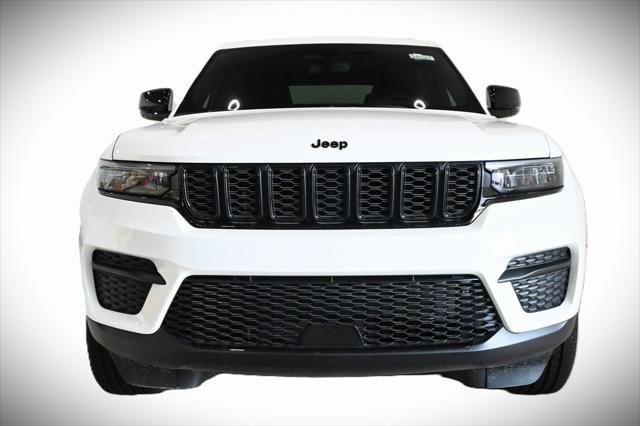 new 2025 Jeep Grand Cherokee car, priced at $35,878