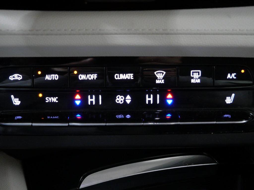 used 2023 Buick Envision car, priced at $20,800