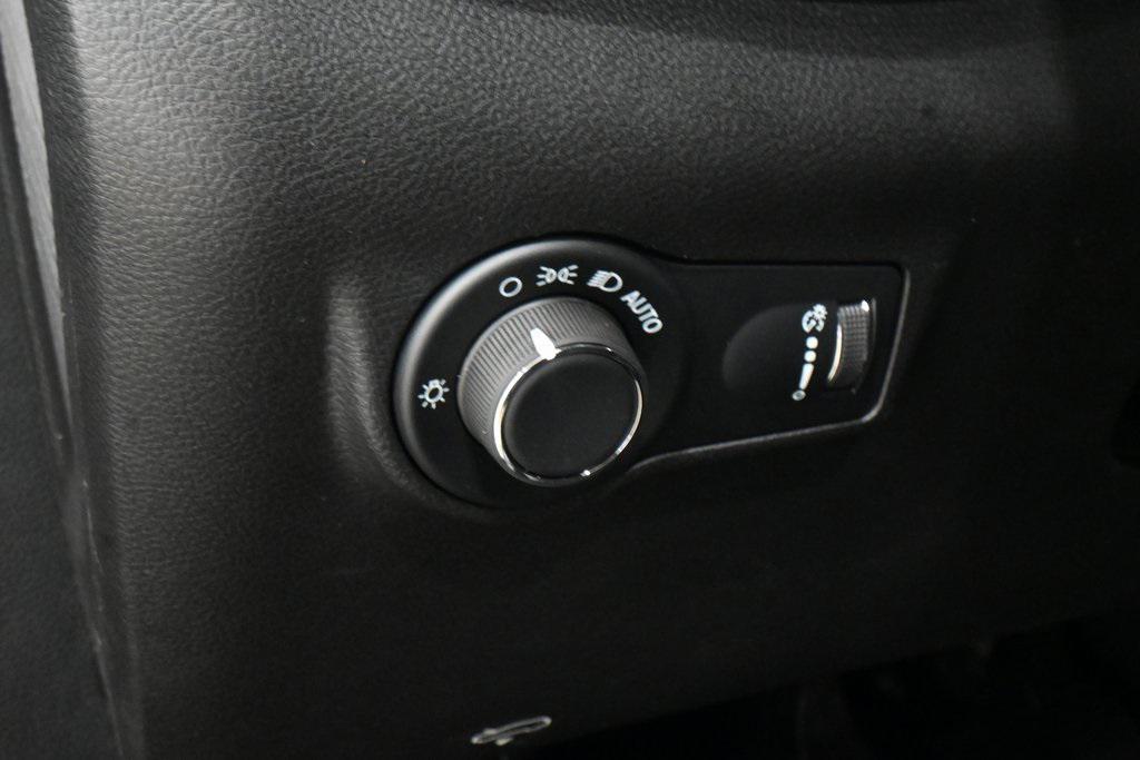 new 2025 Jeep Compass car, priced at $23,854