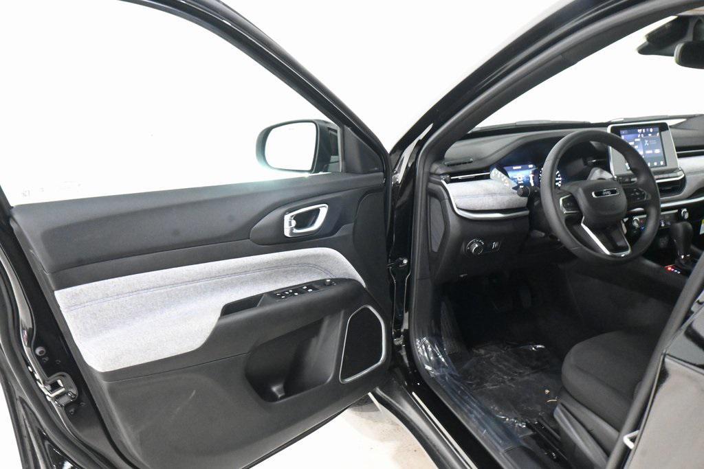 new 2025 Jeep Compass car, priced at $23,854