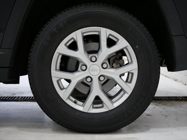 used 2024 Jeep Grand Cherokee car, priced at $32,000