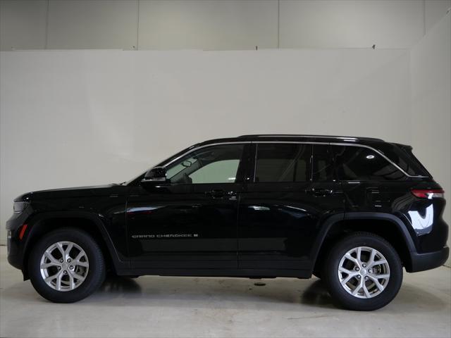 used 2024 Jeep Grand Cherokee car, priced at $32,000