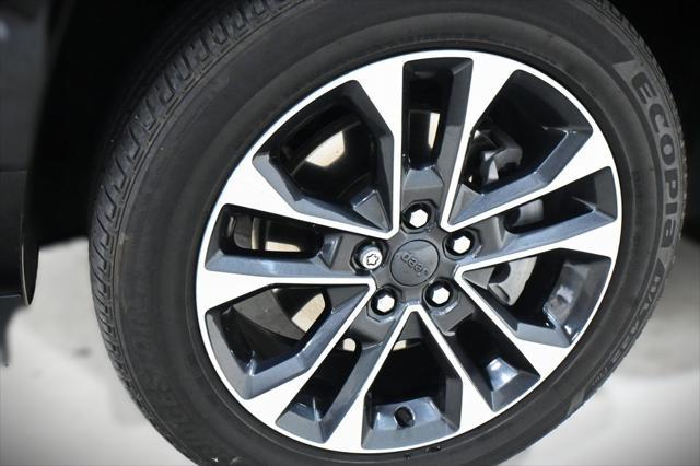 used 2024 Jeep Grand Cherokee car, priced at $32,500