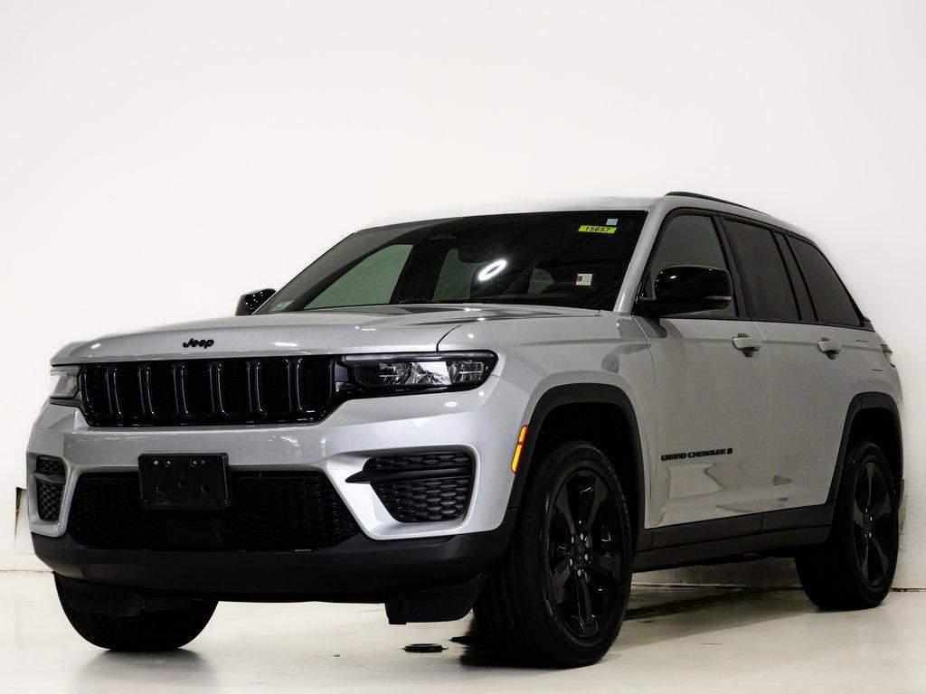 used 2023 Jeep Grand Cherokee car, priced at $29,800